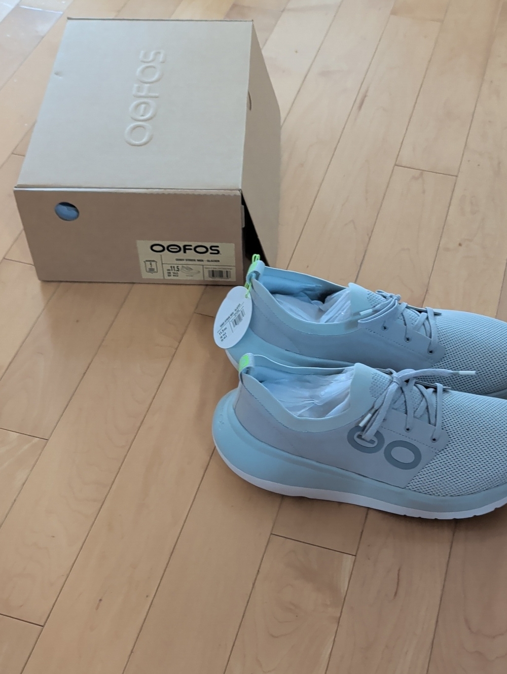 BNIB OOFOS OOmy Stride Light Grey Men's Sneaker - M11.5